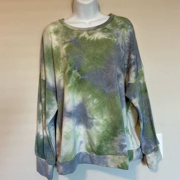 Gibsonlook Tops - GIBSONLOOK Lightweight Tie-Dyed Sweatshirt